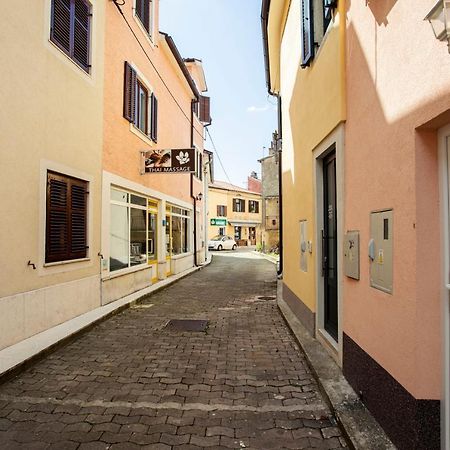 Studio Apartman Amalie بازين المظهر الخارجي الصورة