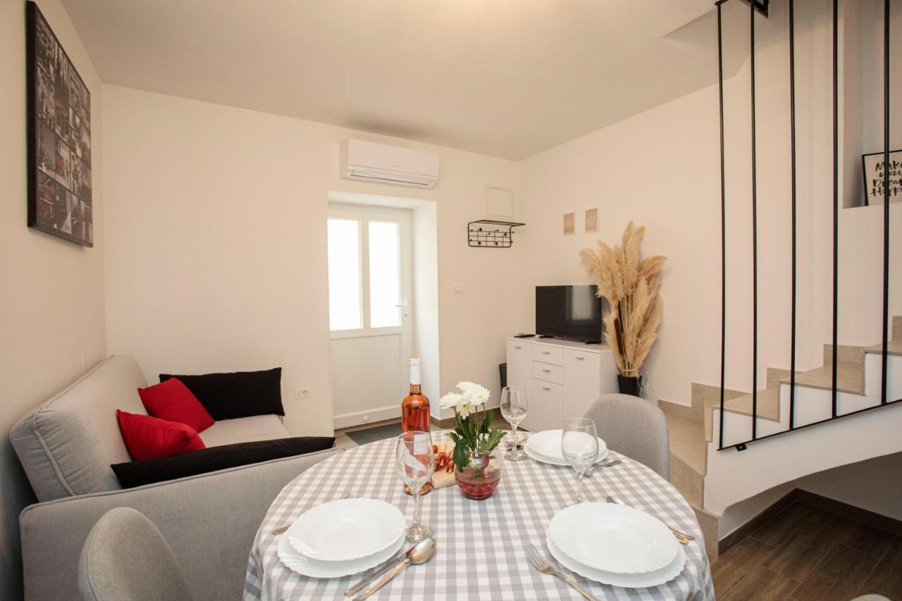 Studio Apartman Amalie بازين المظهر الخارجي الصورة