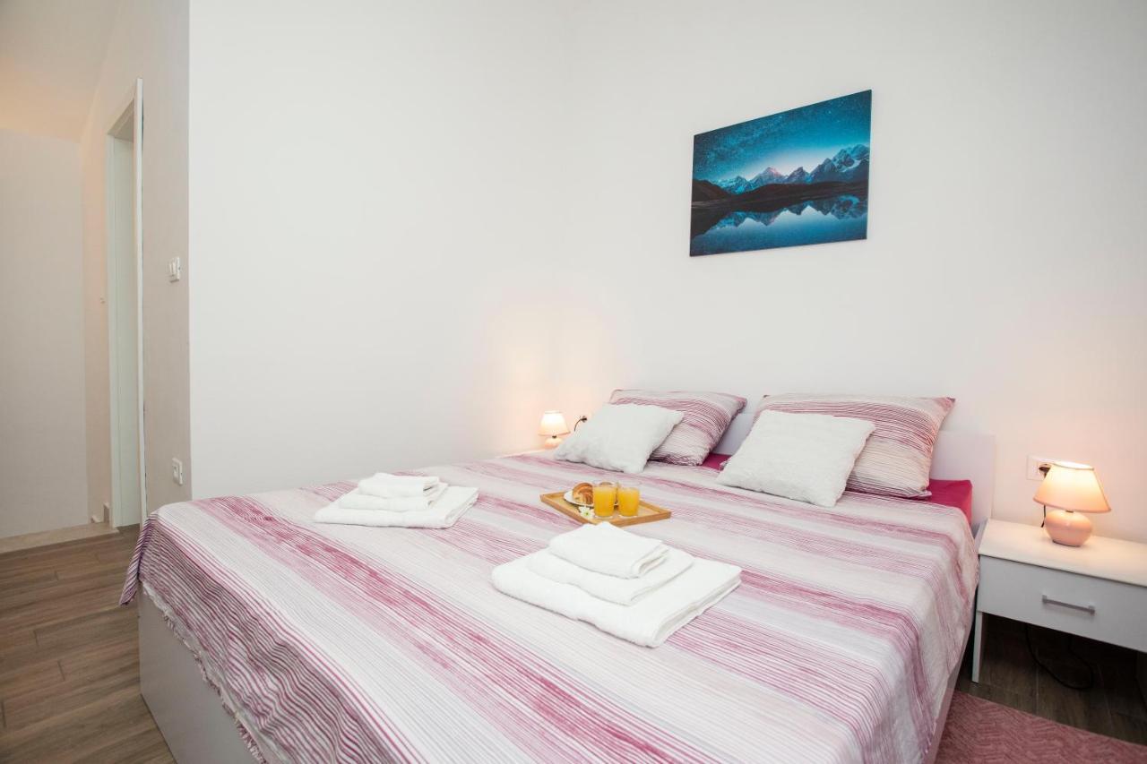 Studio Apartman Amalie بازين المظهر الخارجي الصورة