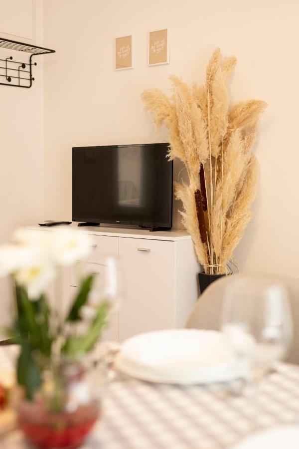 Studio Apartman Amalie بازين المظهر الخارجي الصورة